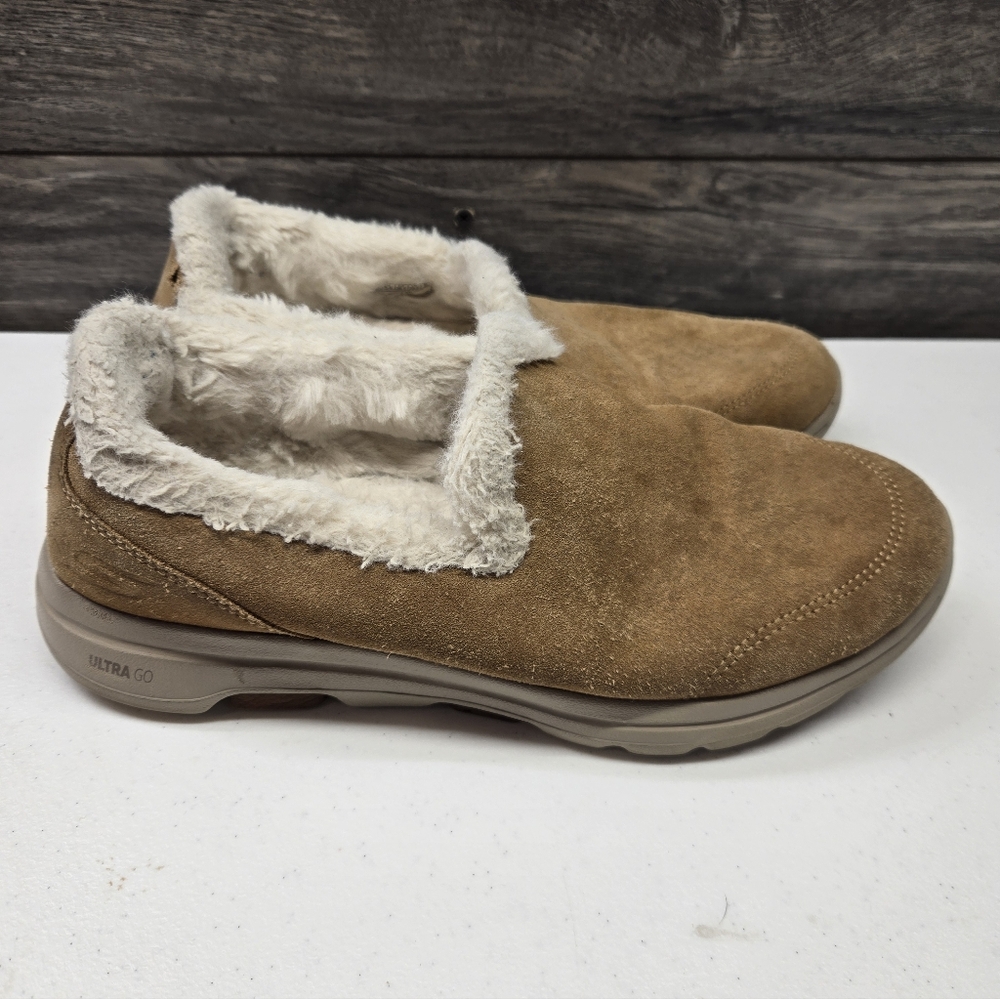 Skechers Women's Go Step Velvety in Natural, suede, sz 8.5 Cute Sexy Winter Work